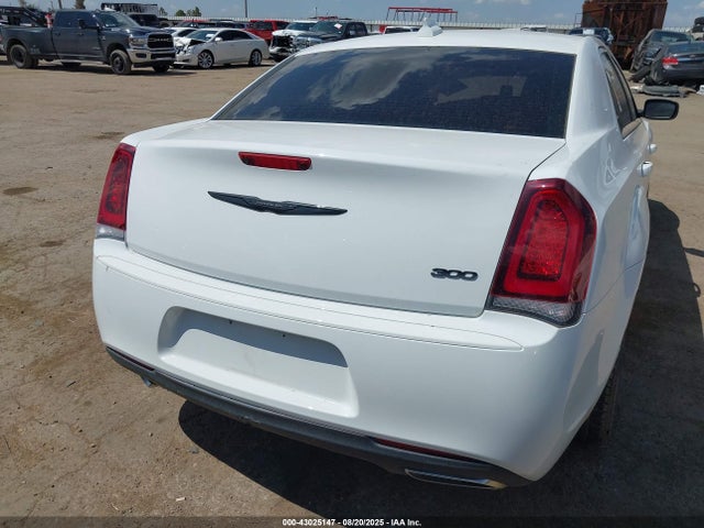 2023 Chrysler 300 Touring მანქანა იყიდება აუქციონზე, vin: 2C3CCAAG4PH676712, აუქციონის ნომერი: 43025147