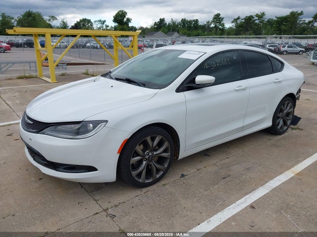 Chrysler 200 2015 1C3CCCBG9FN674289 Image 2