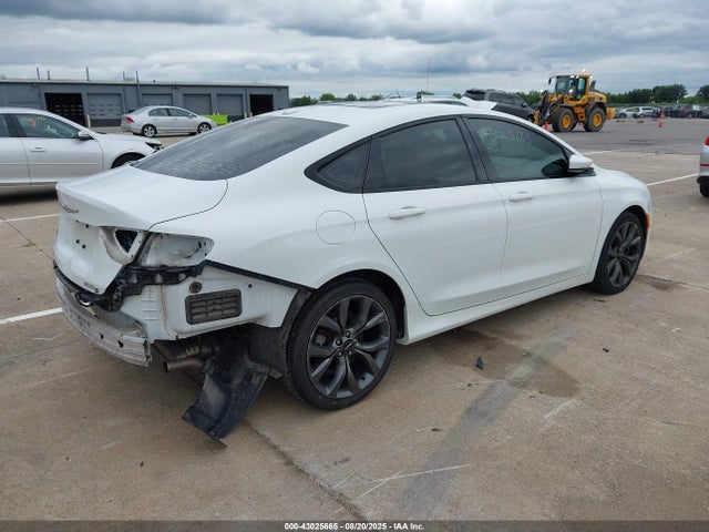Chrysler 200 2015 1C3CCCBG9FN674289 Image 4
