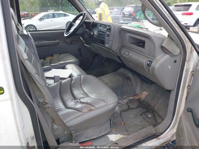 43026086 :رقم المزاد ، 1GTGC24R1VZ548327 vin ، 1997 Gmc Sierra 2500 Sl مزاد بيع