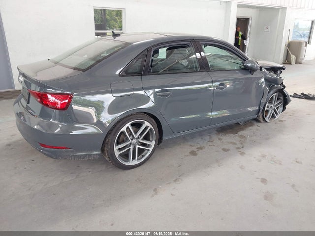2019 AUDI A3 WAUAUGFF9KA085976 Photo 3