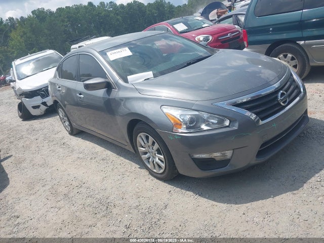 2015 Nissan Altima 2.5 S მანქანა იყიდება აუქციონზე, vin: 1N4AL3AP6FC267228, აუქციონის ნომერი: 43026175