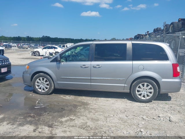 2C4RC1BG2FR710921 Chrysler Town and Country