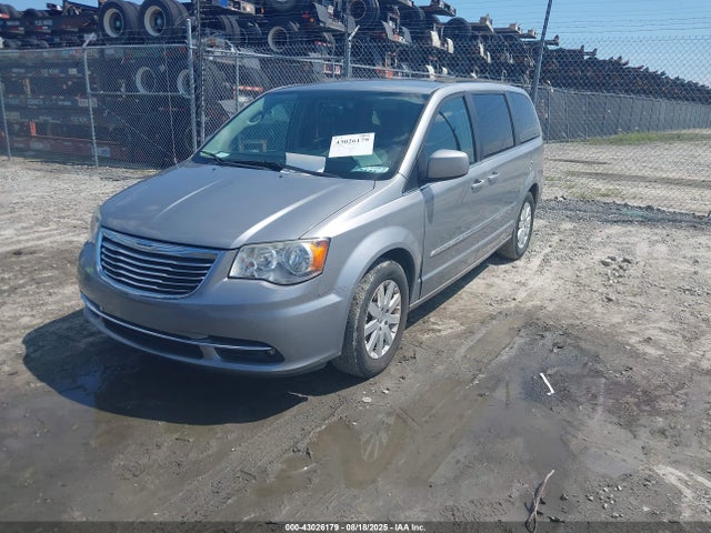 2C4RC1BG2FR710921 Chrysler Town and Country