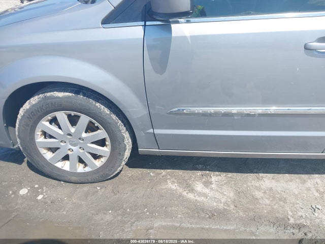 2C4RC1BG2FR710921 Chrysler Town and Country