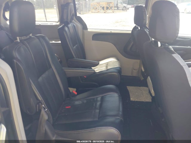 2C4RC1BG2FR710921 Chrysler Town and Country