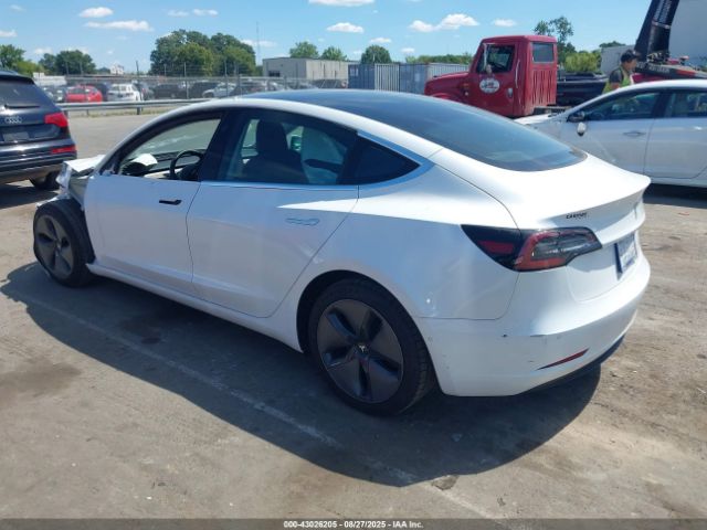2019 TESLA MODEL 3 5YJ3E1EA1KF449472 Photo 2