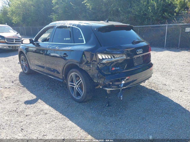 2019 AUDI SQ5 WA1C4AFY7K2072478 Photo 2