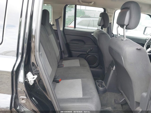 Jeep 2016 2016 1C4NJPBA7GD801514 Image 8