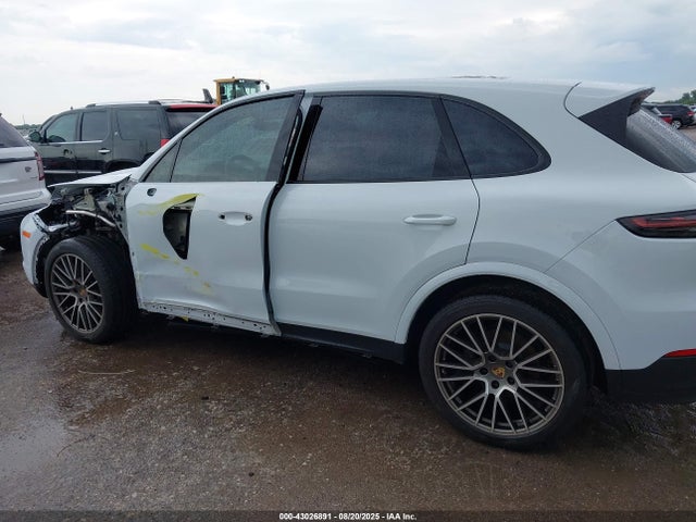 Porsche Cayenne 2023 WP1AA2AY0PDA05220 Image 14
