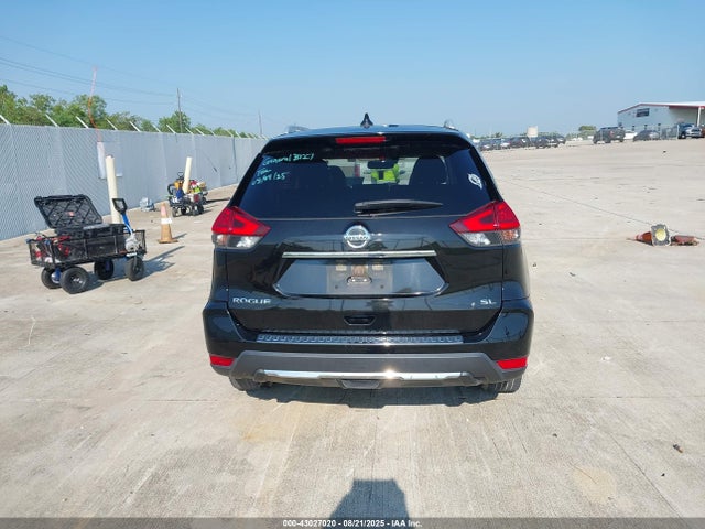 JN8AT2MT0HW407387 Nissan 2017