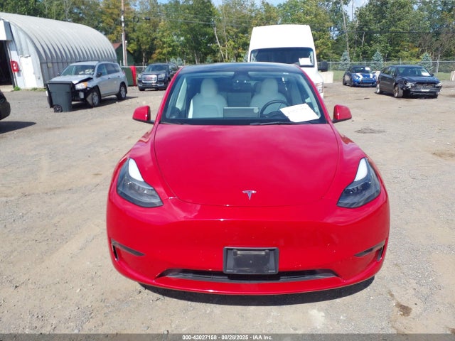 Tesla Model Y 2023 7SAYGAEE2PF811516 Image 12