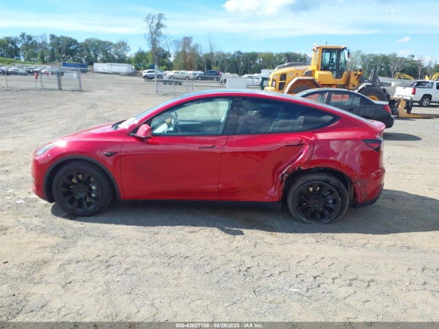 Tesla Model Y 2023 7SAYGAEE2PF811516 Image 14