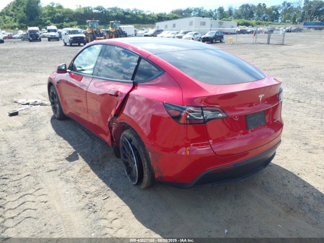 2023 TESLA MODEL Y 7SAYGAEE2PF811516 Photo 2