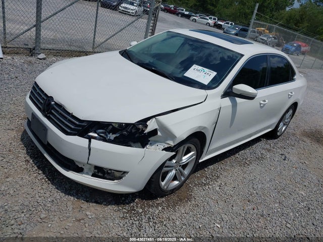 Volkswagen Passat 2015 1VWBV7A32FC021366 Image 2