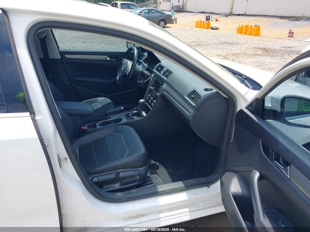 Volkswagen Passat 2015 1VWBV7A32FC021366 Image 5