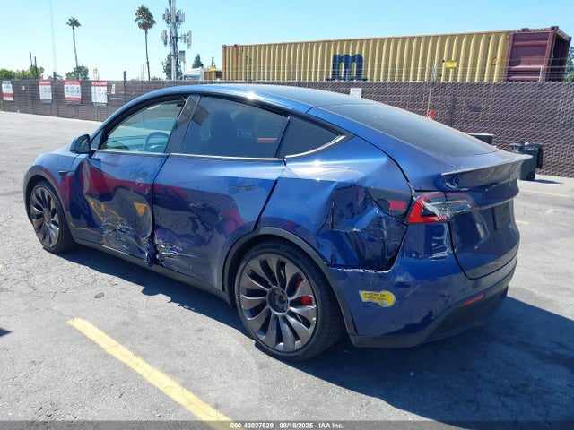 2021 TESLA MODEL Y 5YJYGDEFXMF140888 Photo 2
