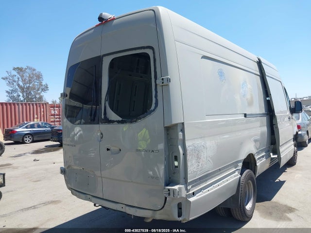 W1W8ND6Y1PT135221 Mercedes-Benz om654
