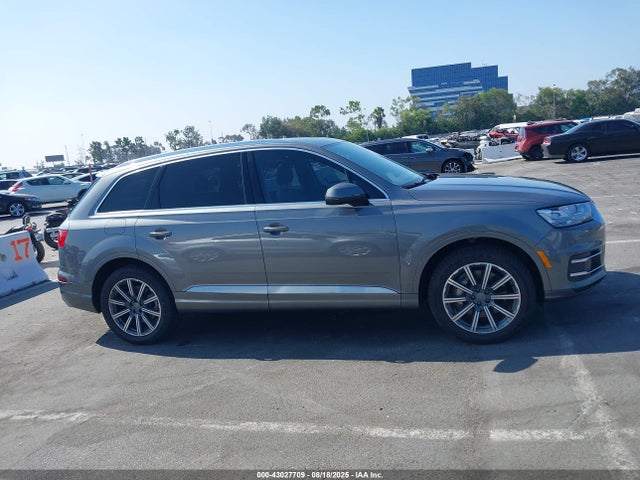Audi 2.0t 2018 WA1LHAF74JD000314 Image 13