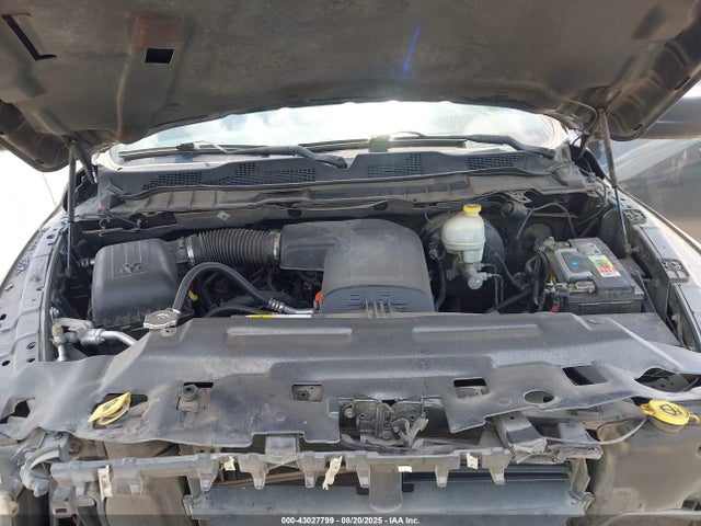 2015 RAM 1500 1C6RR6FG3FS614212 Photo 9