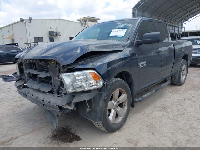2015 RAM 1500 1C6RR6FG3FS614212 Photo 1