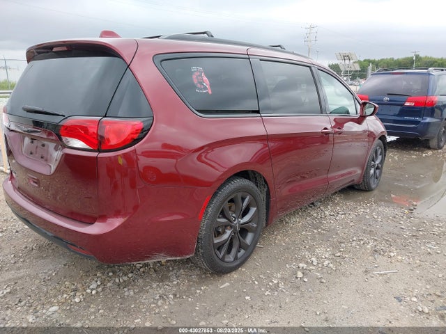 2C4RC1BG2JR289260 Chrysler Pacifica