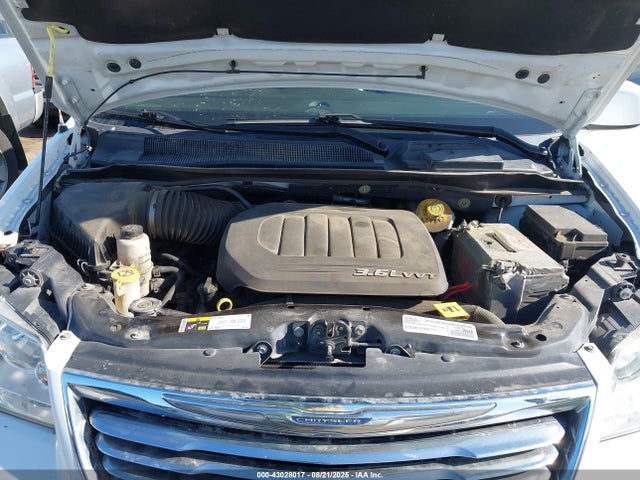 Chrysler Town and Country 2016 2C4RC1BG6GR289495 Image 10