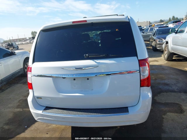 Chrysler Town and Country 2016 2C4RC1BG6GR289495 Image 16