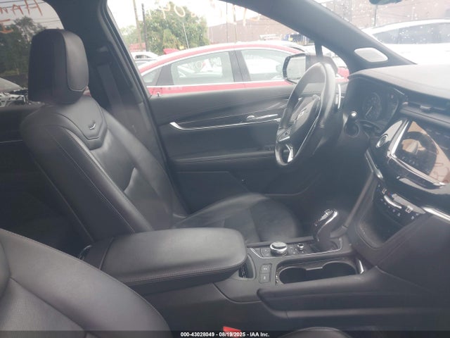 1GYKPGRS1PZ119676 Cadillac lgx