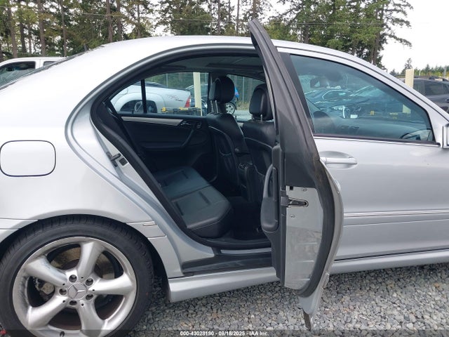 43028190 :رقم المزاد ، WDBRF52H36E022462 vin ، 2006 Mercedes-benz C 230 Sport مزاد بيع