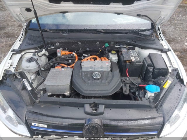WVWKP7AU2FW904713 Volkswagen E-Golf