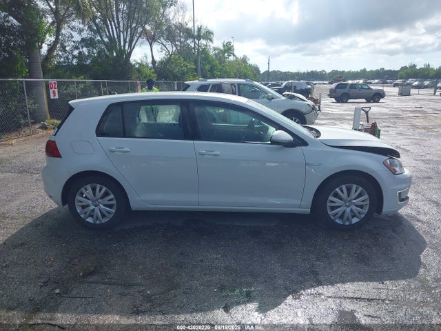 WVWKP7AU2FW904713 Volkswagen E-Golf