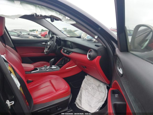 2020 ALFA ROMEO STELVIO ZASPAKAN0L7C90759 Photo 4