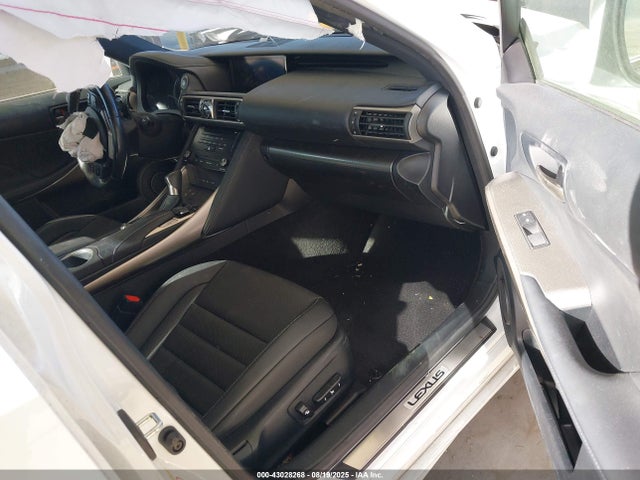 Lexus IS 2018 JTHC81D2XJ5030715 Image 5
