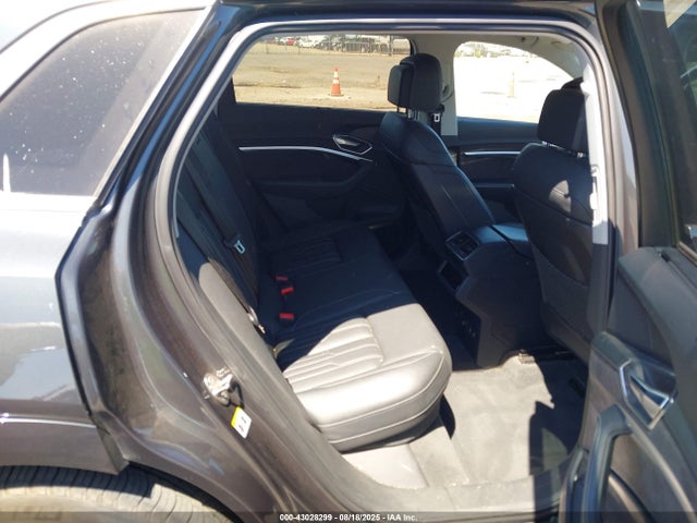 Audi 2019 2019 WA1VAAGE2KB009360 Image 8
