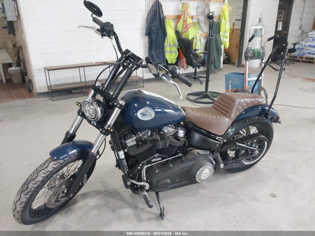 1HD1YJJ29KB026590 Harley-Davidson Street Bob
