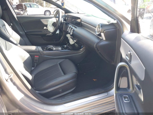 Mercedes-Benz m260 2019 WDD3G4EB2KW026096 Image 5