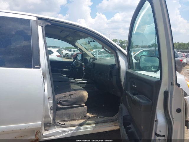 1N6BA0CA2FN511647 Nissan Titan