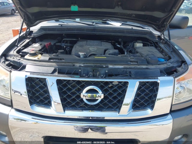 Nissan Titan 2014 1N6BA0EC3EN514568 Image 10