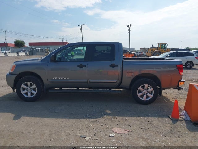 Nissan Titan 2014 1N6BA0EC3EN514568 Image 14