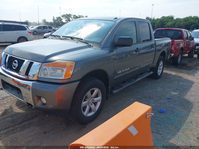 Nissan Titan 2014 1N6BA0EC3EN514568 Image 2