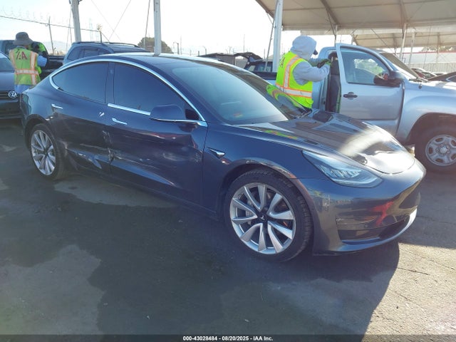 2019 TESLA MODEL 3 5YJ3E1EB9KF389563 Photo 0