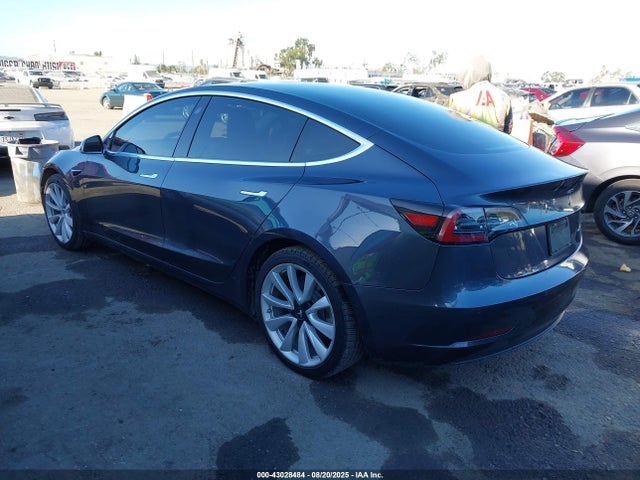 2019 TESLA MODEL 3 5YJ3E1EB9KF389563 Photo 2