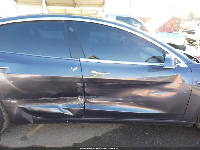 2019 TESLA MODEL 3 5YJ3E1EB9KF389563 Photo 5