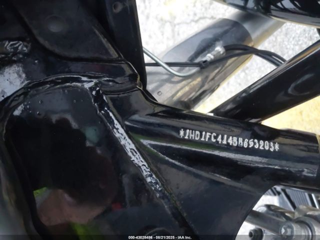 2011 HARLEY-DAVIDSON FLHTCU 1HD1FC414BB653203 Photo 9