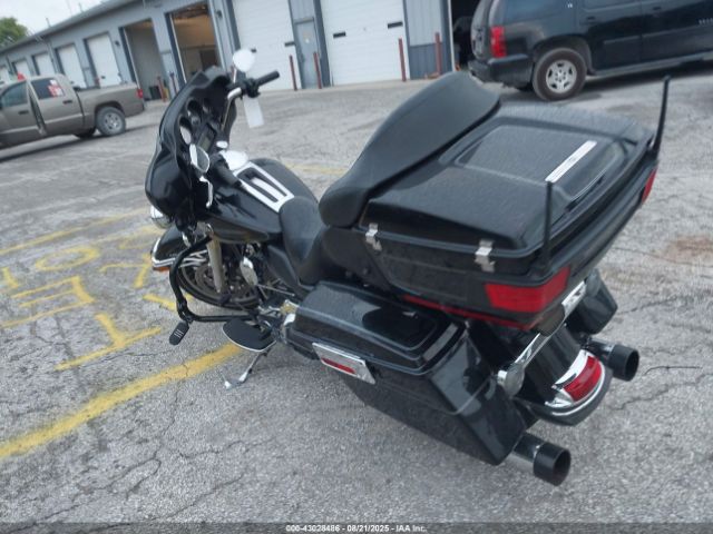 2011 HARLEY-DAVIDSON FLHTCU 1HD1FC414BB653203 Photo 2