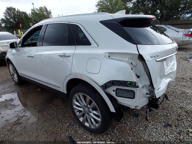 2017 CADILLAC XT5 1GYKNFRSXHZ109634 Photo 2