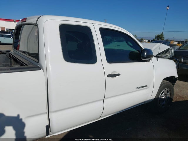 Toyota 2tr-fe 2014 5TFTX4CN6EX047295 Image 13