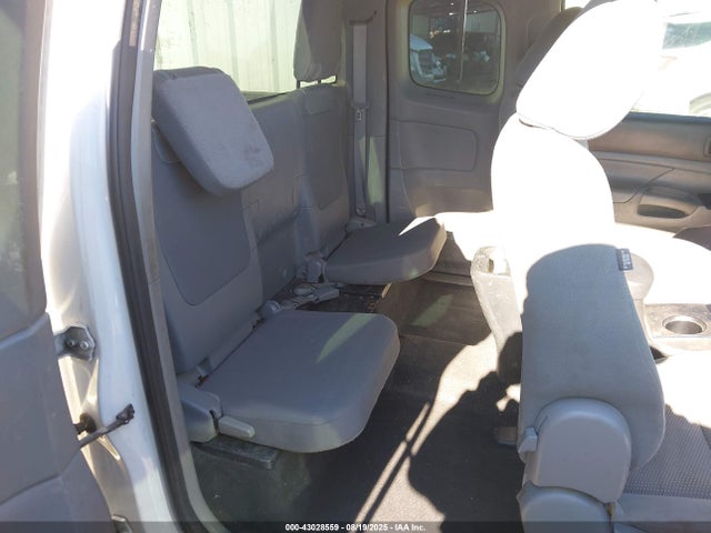 Toyota 2tr-fe 2014 5TFTX4CN6EX047295 Image 8