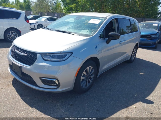 Chrysler Pacifica 2024 2C4RC1S78RR144543 Image 2